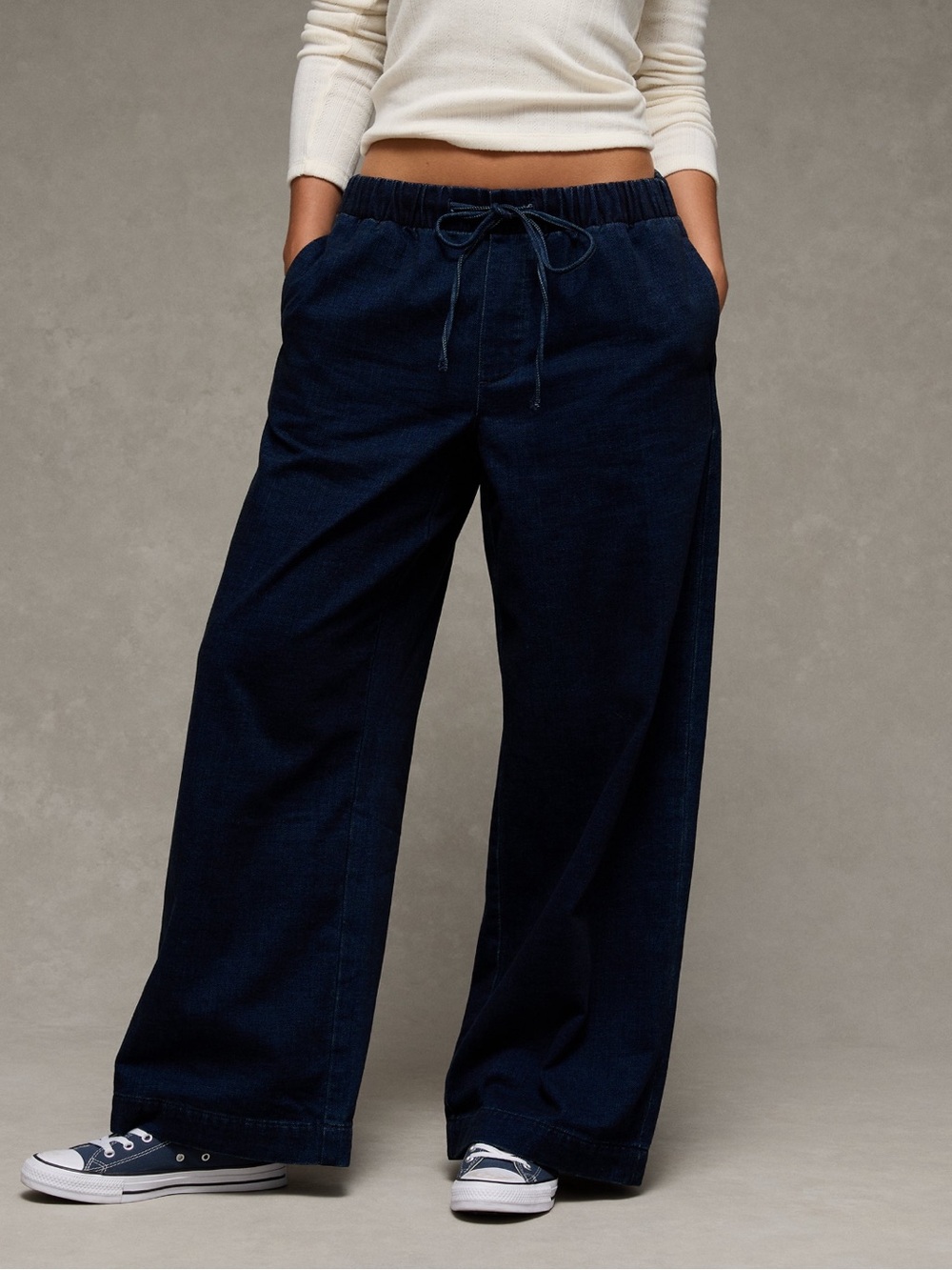 American Eagle Cozy Dreamy Drape Low Rise Ultra Wide-Leg Jean Size Small NWT
